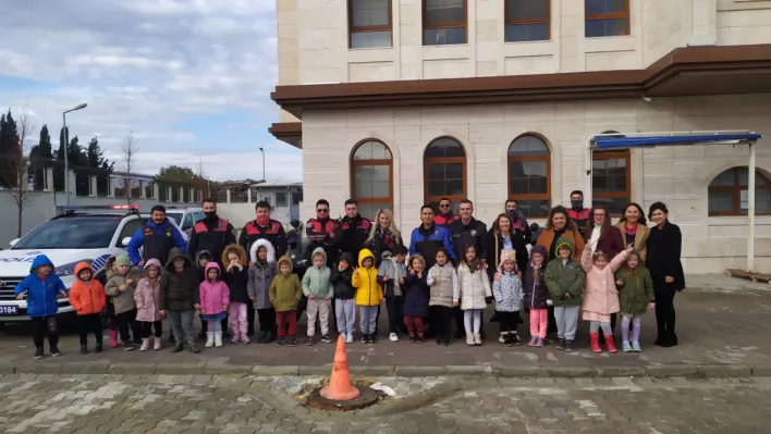 Minik öğrenciler, çocuk hakları konularında eğitim aldı