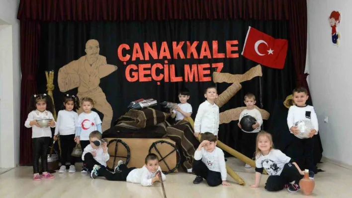 Minik öğrencileri 'Çanakkale Geçilmez' dedi