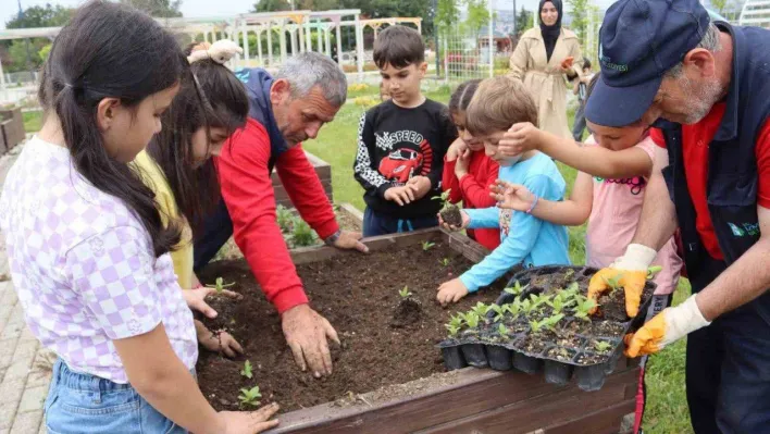 Minikler ekolojik yaşam hakkında bilgileniyor