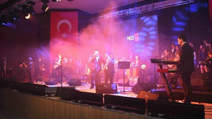 MOD10, Edremitlilere müzik ziyafeti yaşattı