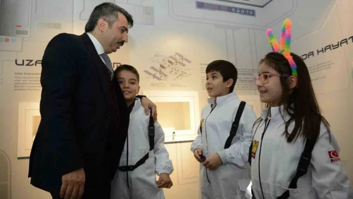 Molla Yegan Çocuk Üniversitesi'nde ders zili çaldı