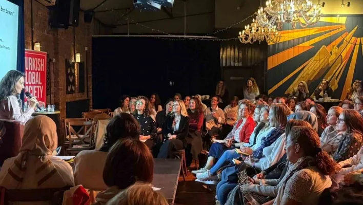 MomTalks, ilk yurt dışı etkinliğini Londra'da gerçekleştirdi