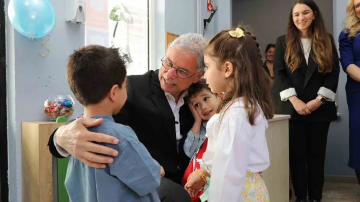 Mudanya Belediye Başkanı Deniz Dalgıç çocuklarla bayramlaştı