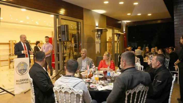 Mudanya Belediyesi muhtarları iftarda ağırladı