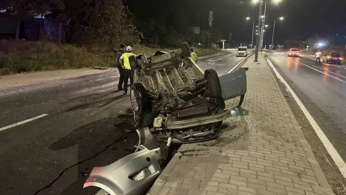 Muratlı Sanayi sitesi önünde takla attı