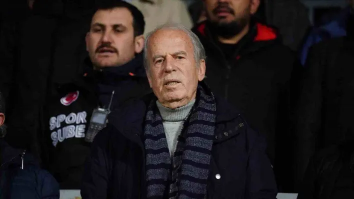 Mustafa Denizli, Eyüpspor-Altay maçını tribünden takip etti