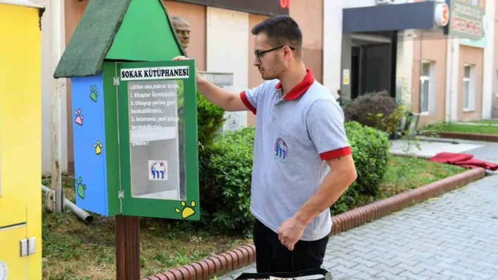 Mustafakemalpaşa Belediyesinden 'Geri dönüşen sokak kütüphanesi' projesi