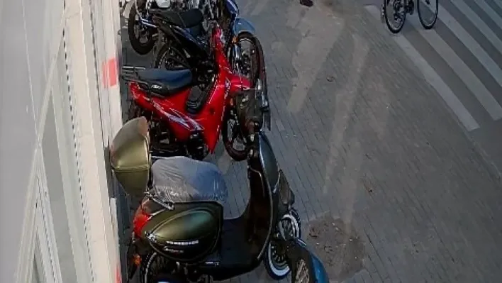 Mustafakemalpaşa'da polis aracının çarptığı Ömer'in kaza görüntüleri ortaya çıktı