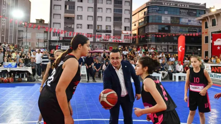 Mustafakemalpaşa'nın markası Tatlıtop Basketbol Şenlikleri başladı