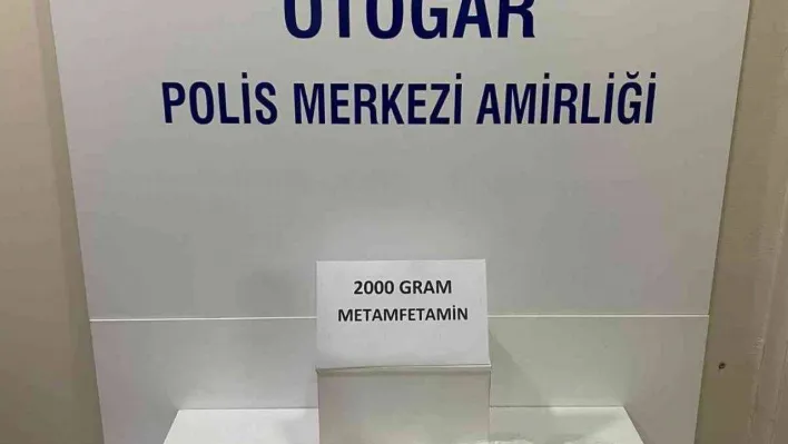 Müzik setinde uyuşturucu sevkiyatı polise takıldı