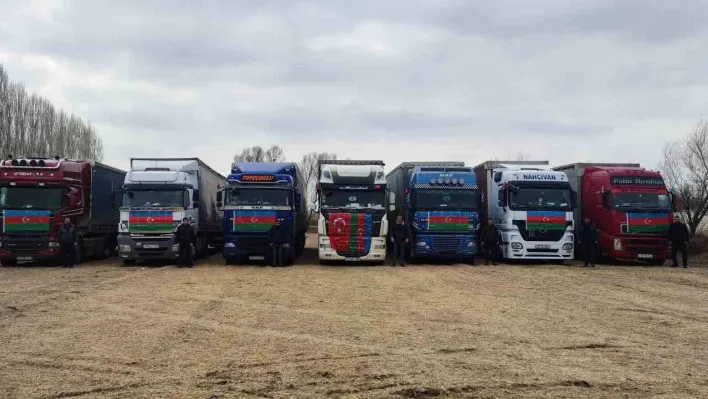 Nahçıvan'dan Türkiye'ye 38 yardım tırı