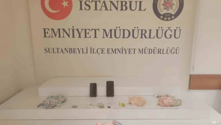 Narkotik alışverişine tulumla giden uyuz hastası yakalandı