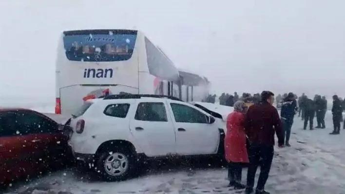 Niğde Otoyolu'nda zincirleme trafik kazası