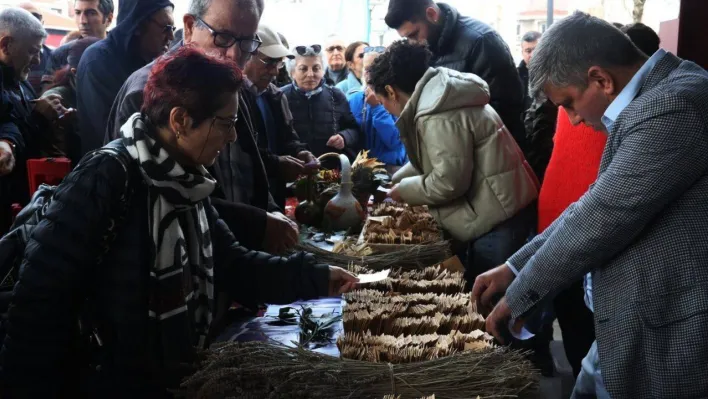 Nilüfer'de binlerce paket ata tohumu dağıtıldı