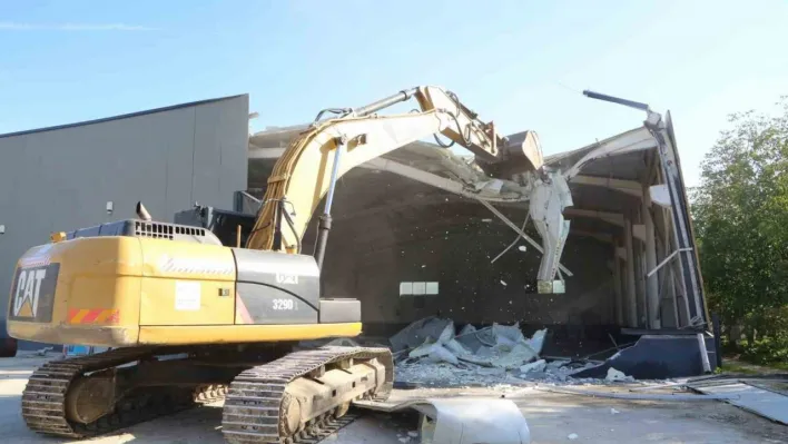 Nilüfer'de imara aykırı iki yapı yıkıldı