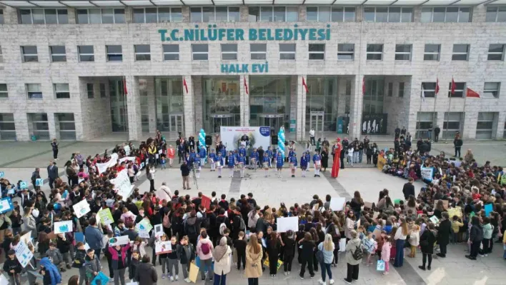 Nilüferli çocuklardan 'gelecek' için anlamlı yürüyüş