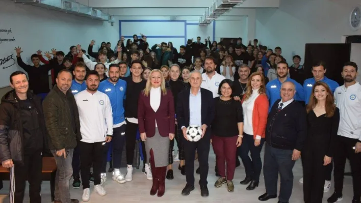 Nilüferli futbolcular öğrencilerle deneyimlerini paylaştı