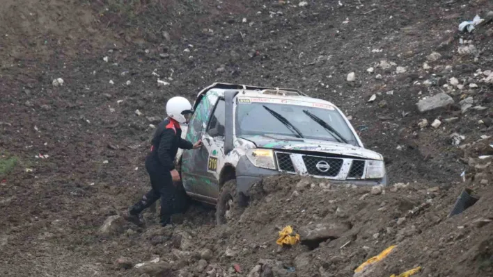 Off-road yarışlarının 'seyirci' etabı adeta nefes kesti