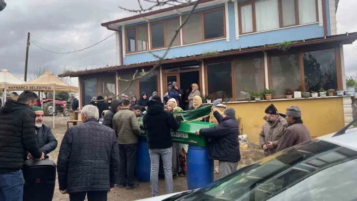 Oğlu tarafından tüfekle öldürülen anne son yolculuğuna uğurlandı