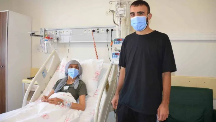 Oğlunun böbreği ile hayata tutundu