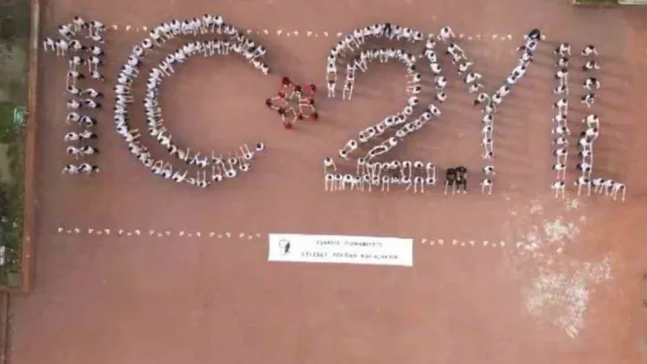 Öğrenciler Cumhuriyetin 102.yılını çizdi