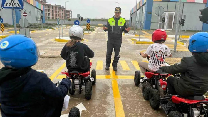 Öğrencilere trafik eğitimi