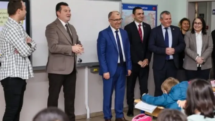 Öğretmenler Günü'nde Okullara Anlamlı Ziyaret