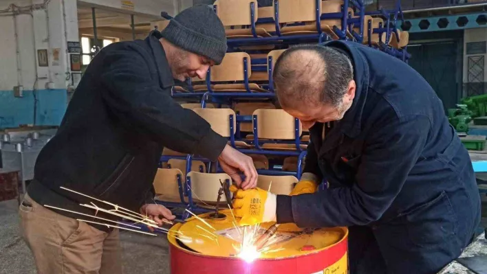 Öğretmenler ve öğrenciler depremzedeler için seferber oldu