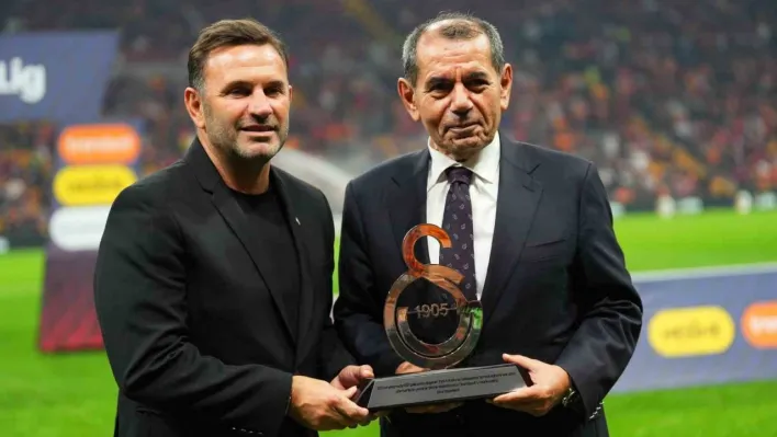 Okan Buruk'a 100. galibiyet plaketi verildi