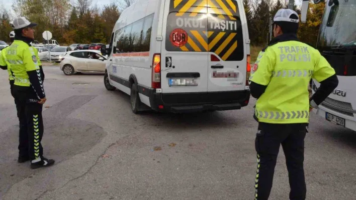 Okul çevrelerinde yapılan denetimde göz açtırılmadı