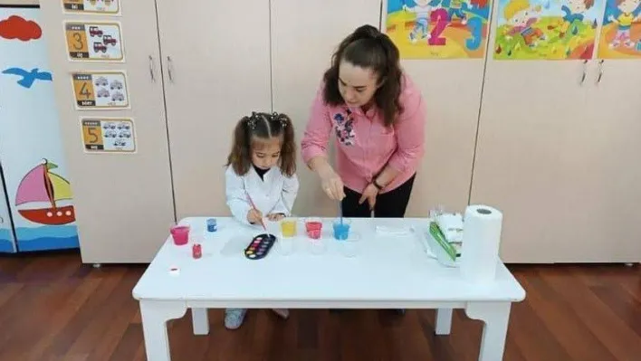 Okul öncesi minikler oyunlarla matematik öğreniyor