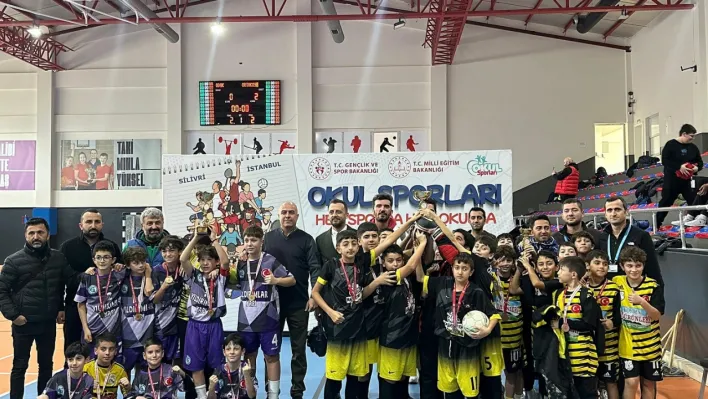 Okul Sporları Kapsamında Düzenlenen Futsal Turnuvası Tamamlandı