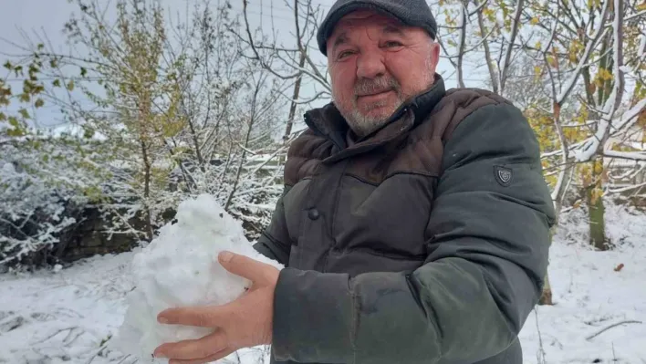 Önce yağmur, sonra kar: Çiftçinin yüzü güldü