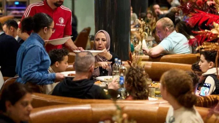 Orkun Kökçü ve takım arkadaşları, iftar organizasyonu düzenledi