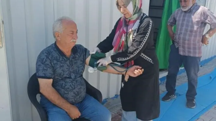 Orman yangınından etkilenen Kaşıkçı köyünde sağlık taraması yapıldı