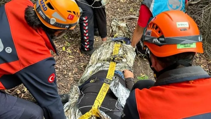 Ormanda mahsur kalan kişi kurtarıldı