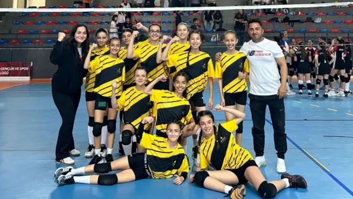 Ortaköy Sezin Öztaş Ortaokulu Voleybol Takımı'ndan Gururlandıran Başarı!