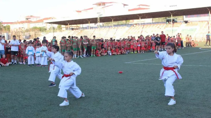 Osmaneli'nde yaz spor okullarının açılışı yapıldı