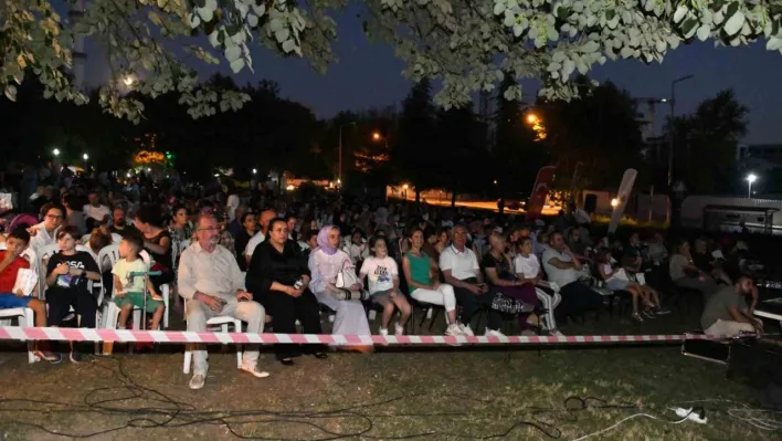 Osmangazi'de çocuklar açık hava sinemasında buluştu
