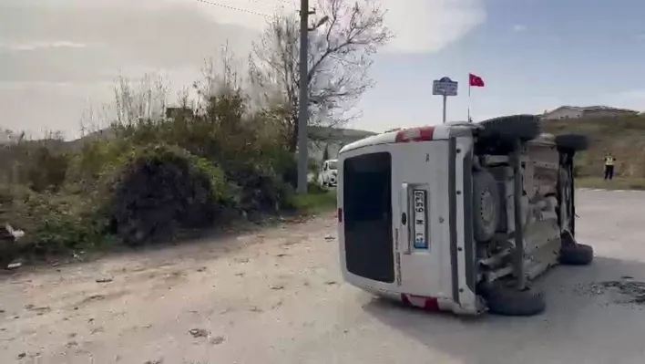 Otomobil ile hafif ticari araç çarpıştı: 1 yaralı