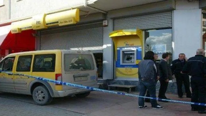 Oyuncak tabancalı soyguncu 74'lük dedeye takıldı