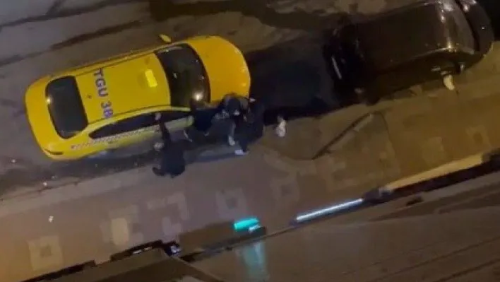 (ÖZEL) 'Yakın mesafeye gitmem' deyince çıldırdı, taksinin camlarını paramparça etti
