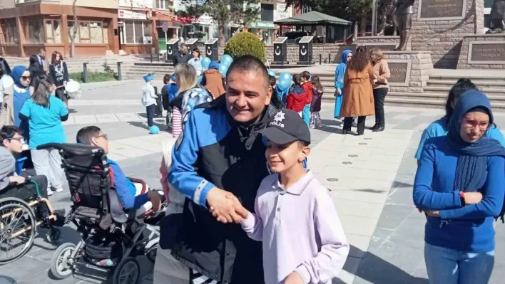 Özel bireyler ile polis ekipleri bir arada