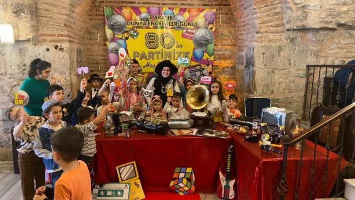 Özel çocuk annesi öğretmenden özel öğrencilerine büyük jest