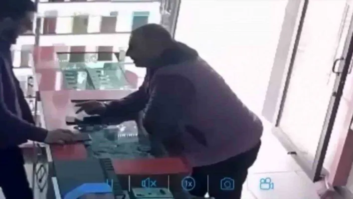 (Özel) Kendisini dolandıran müşteriye seslendi: 'Bu işlerle uğraşma birine toslarsın'