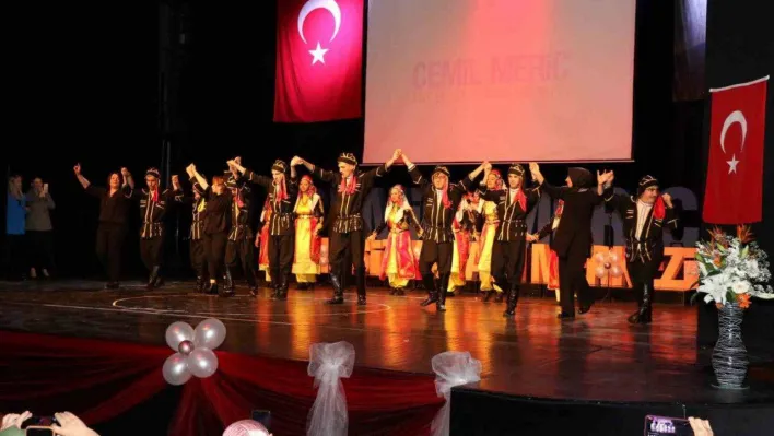 Özel öğrencilerden anlamlı gösteri