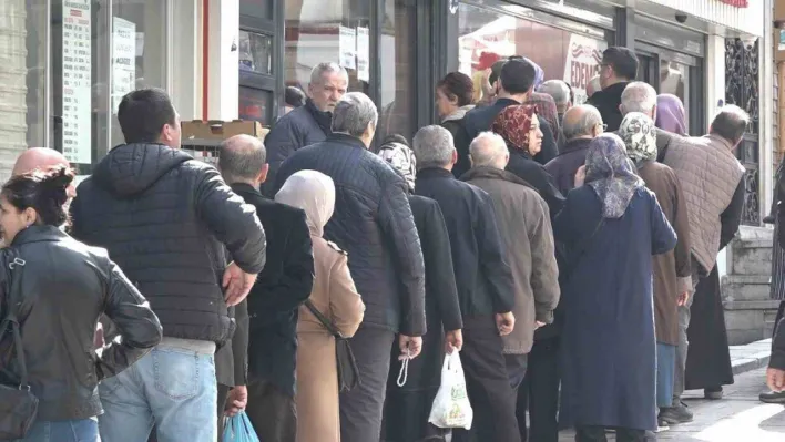 (Özel) Pide kuyruğu değil, kıyma ve et kuyruğu