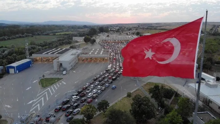 Pandemide kapanan Kapıkule'deki yaya geçişi yeniden başladı