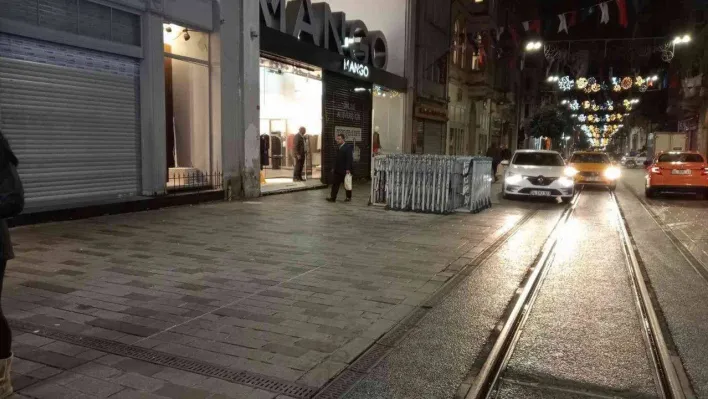 Patlamadan dolayı kapatılan Taksim Meydanı ve İstiklal Caddesi yaya ve araç trafiğine açıldı