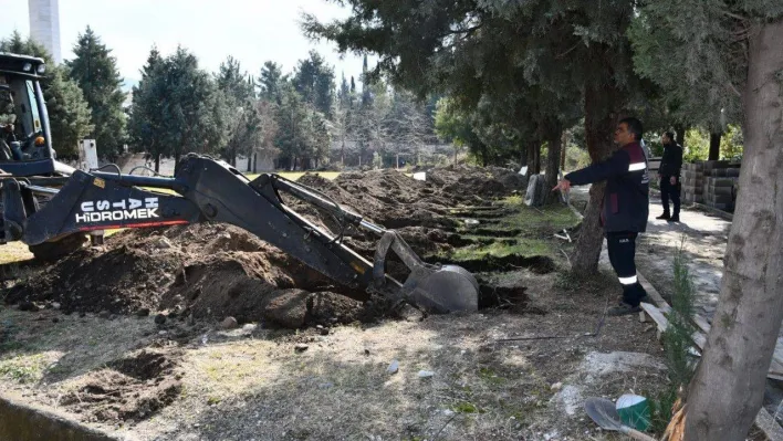 Payas'ta depremde hayatını kaybeden 22 kişi toprağa verildi